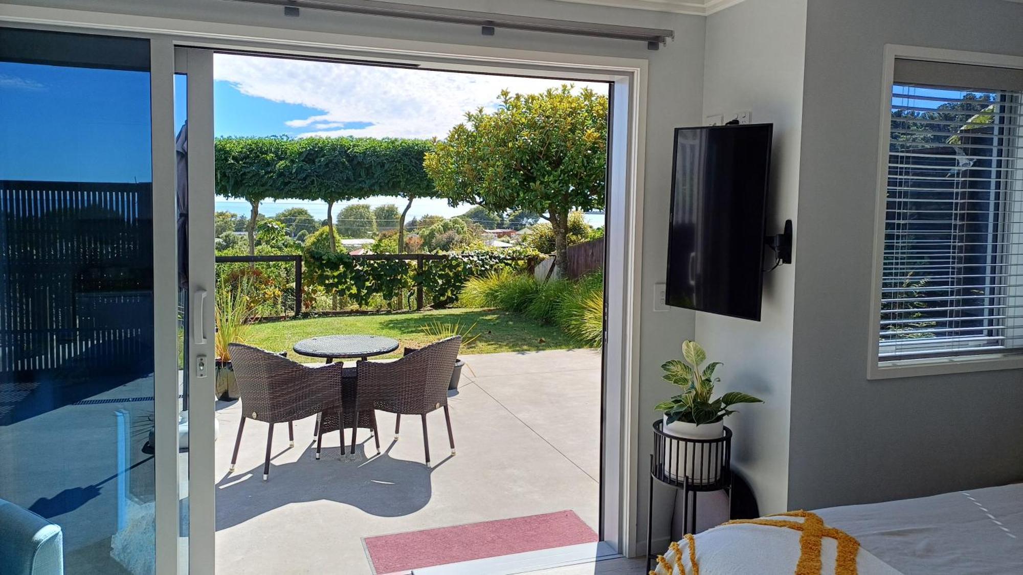Seascape Hideaway Pohara Apartment Bagian luar foto